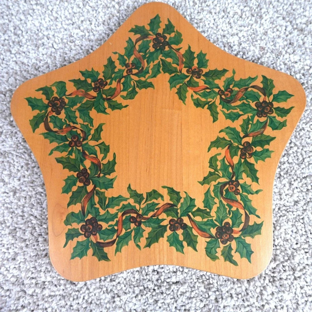 Longaberger 2001 Christmas Collection Shining Star Basket American Holly Lid